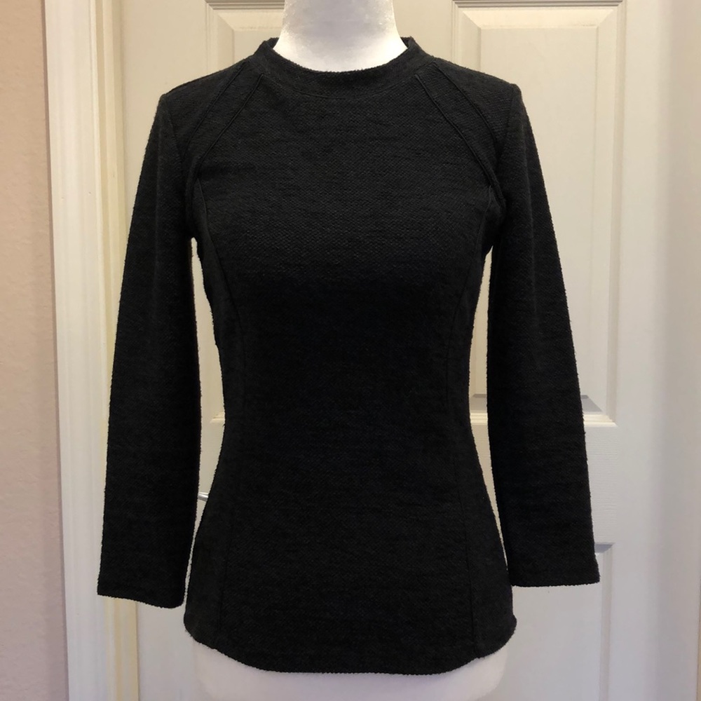Ann Taylor mid weight long sleeved top